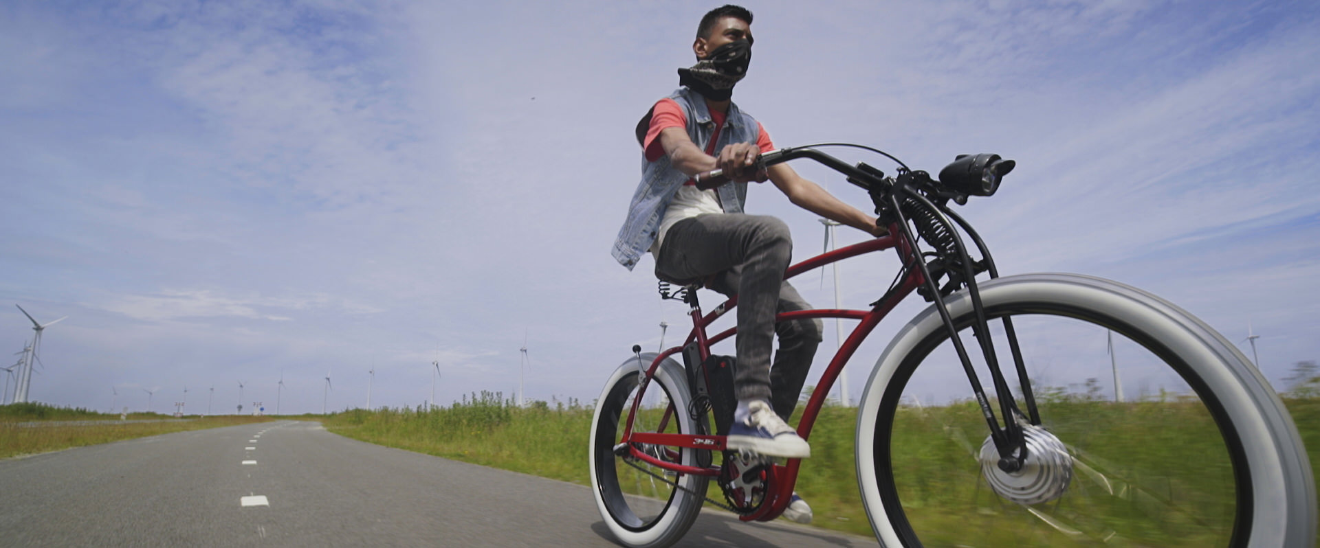 Filmstill uit "Tour de Force" met Rohan Sukhraj